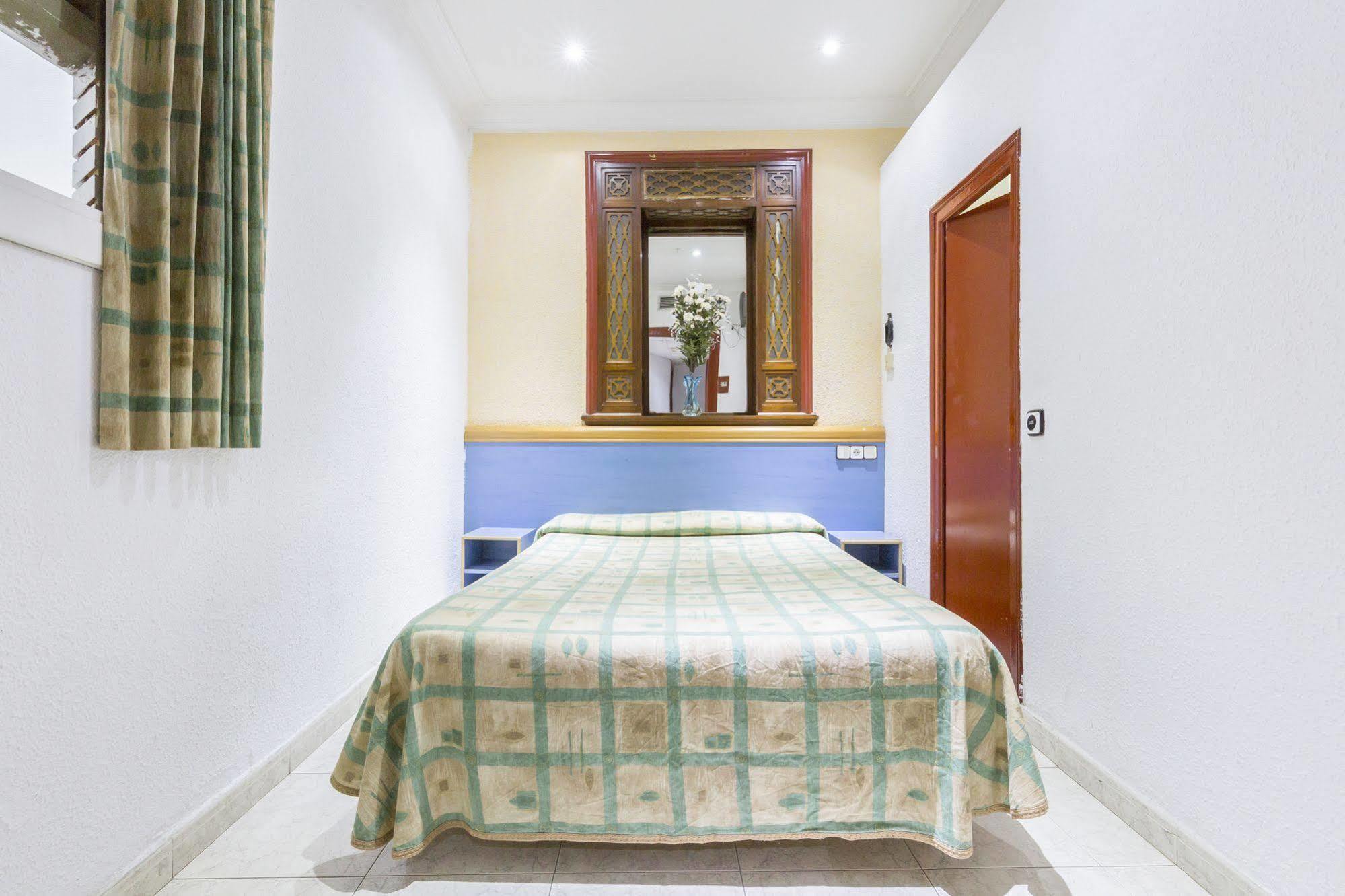 Pension Miami Barcelona Exterior photo